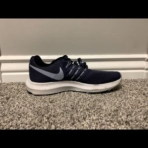 Nike running shoes size 7 women’s